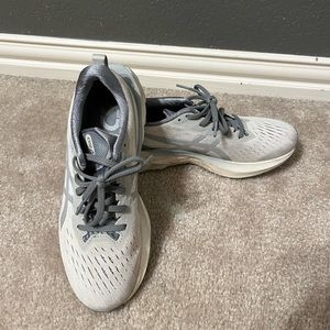 ASICS Men’s NOVABLAST 2 SPS in Smoke Grey/Piedmont Grey Size Men’s 6